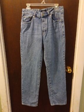 boohooman Medium Light Blue Relaxed Jeans Button Fly Size 32R 29 Inch Inseam